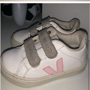 Veja size 7 girls kids shoe